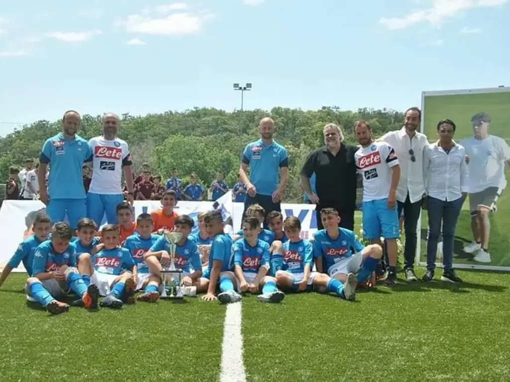 Squadra premiata con la coppa