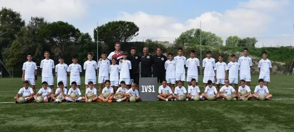 Squadre schierate a centrocampo